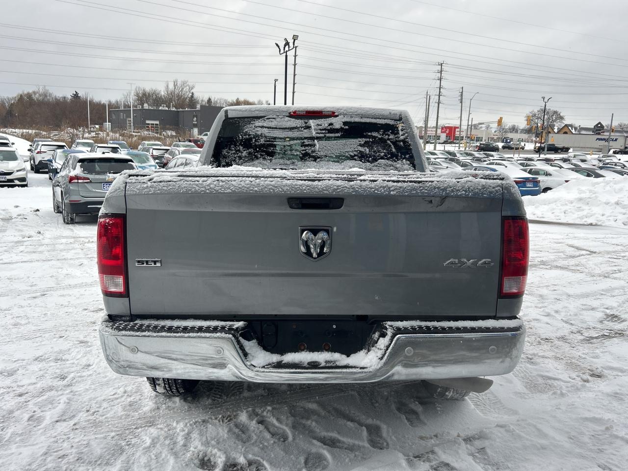 2022 RAM 1500 Classic SLT Crew Cab 5'7 Box Photo3