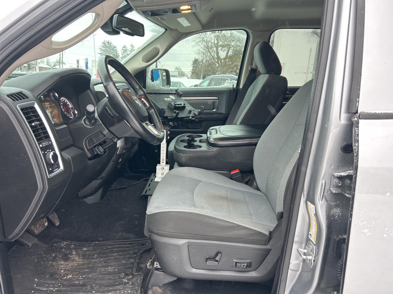 2022 RAM 1500 Classic SLT Crew Cab 5'7 Box Photo