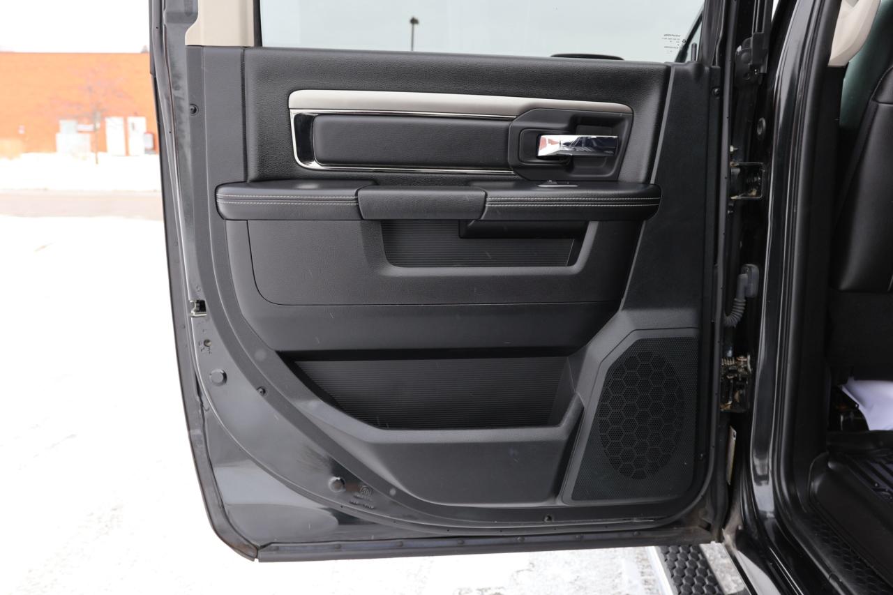 2016 RAM 1500 SPORT-4WD-5.7L HEMI/CREWCAB/P SEAT/B CAM/H SEATS/H Photo