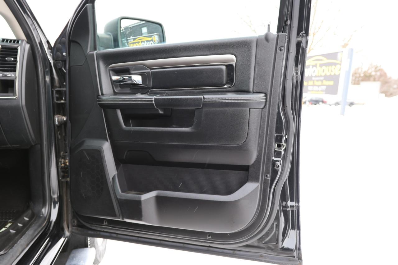 2016 RAM 1500 SPORT-4WD-5.7L HEMI/CREWCAB/P SEAT/B CAM/H SEATS/H Photo