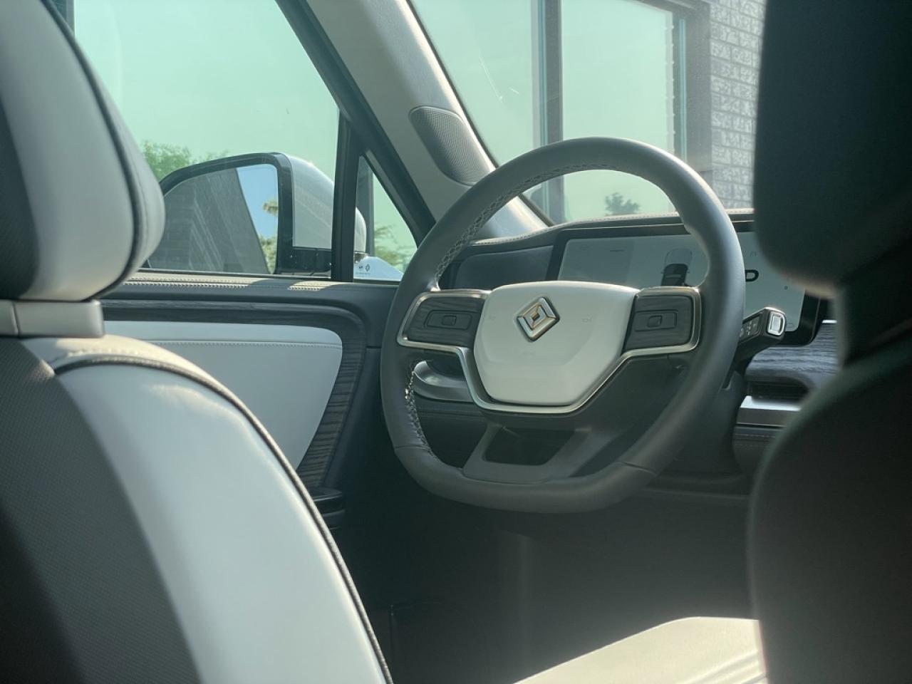 2024 Rivian R1S Adventure Quad-Motor Large Pack   IT'S HERE! Photo