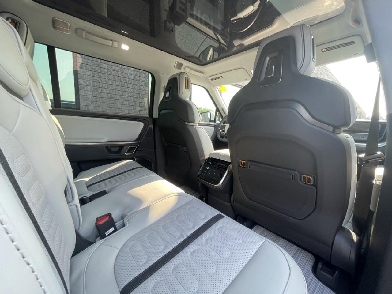 2024 Rivian R1S Adventure Quad-Motor Large Pack   IT'S HERE! Photo