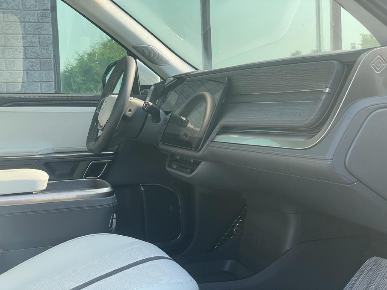 2024 Rivian R1S Adventure Quad-Motor Large Pack   IT'S HERE! Photo