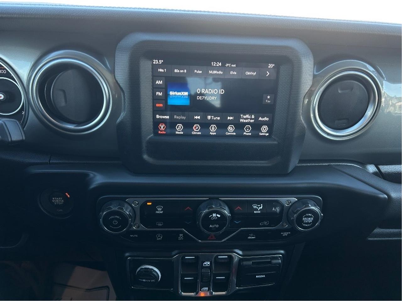 2021 Jeep Wrangler Unlimited Sahara 4x4 CALL NAPANEE 613-354-2100 Photo