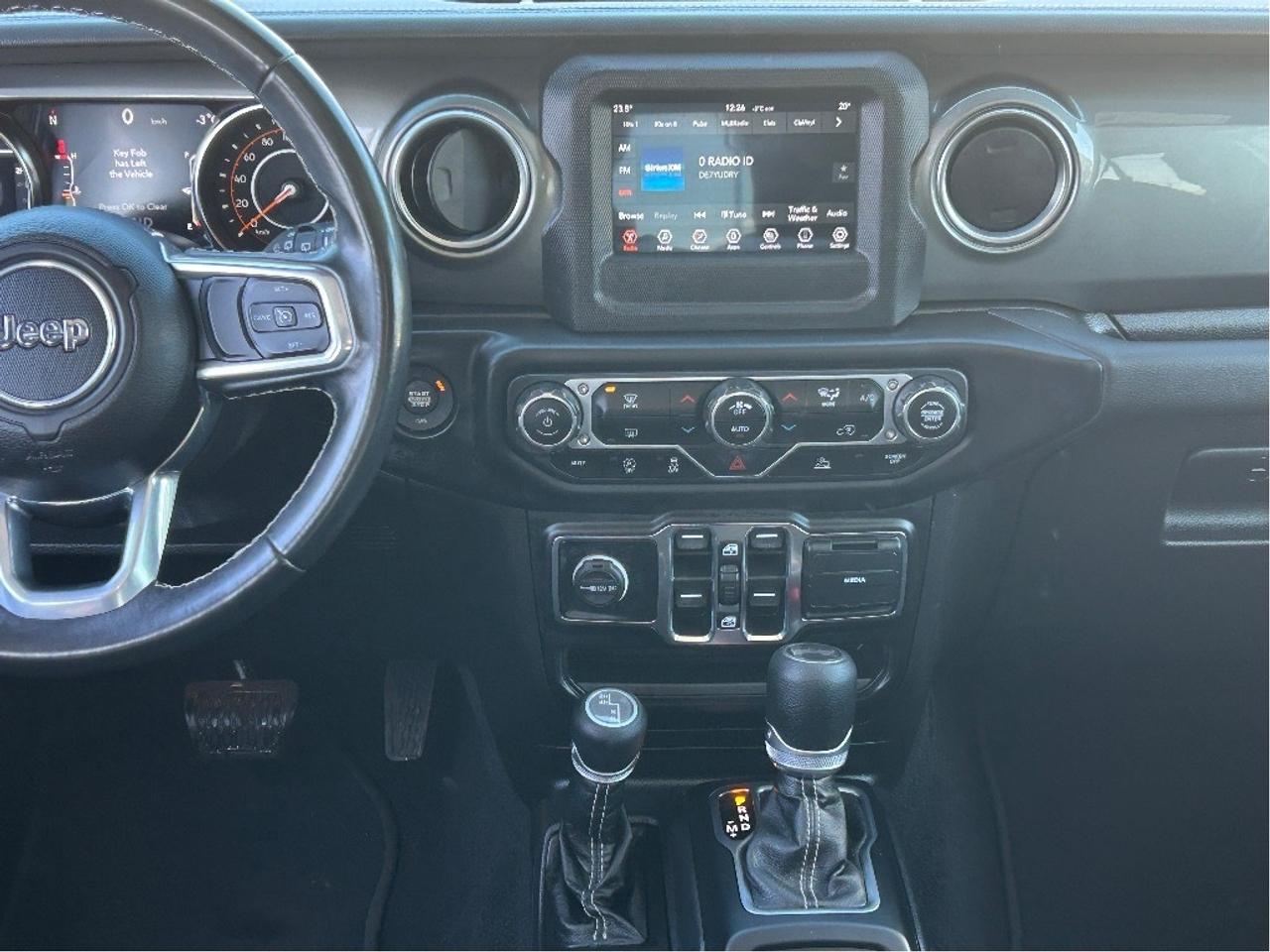 2021 Jeep Wrangler Unlimited Sahara 4x4 CALL NAPANEE 613-354-2100 Photo