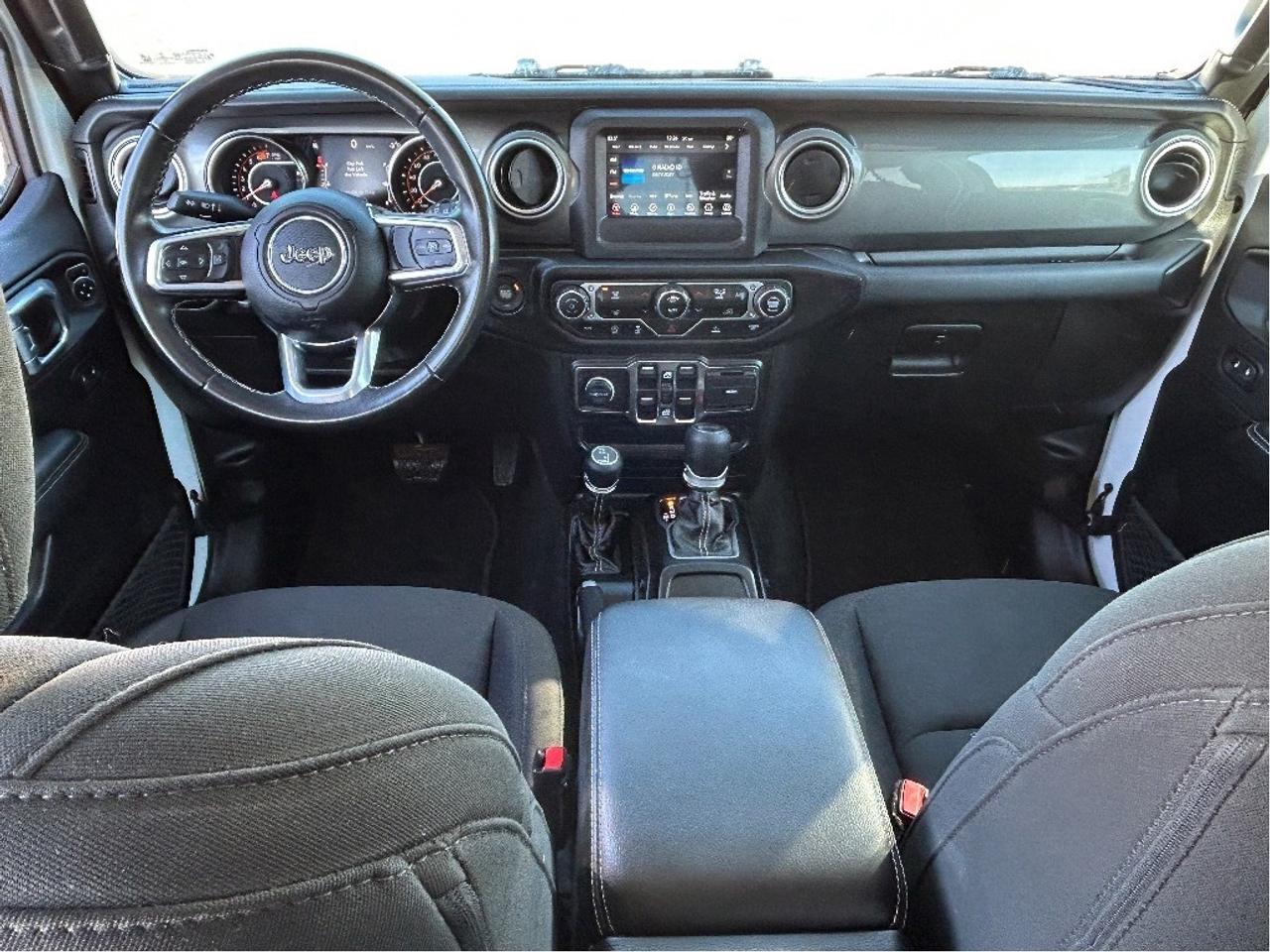 2021 Jeep Wrangler Unlimited Sahara 4x4 CALL NAPANEE 613-354-2100 Photo