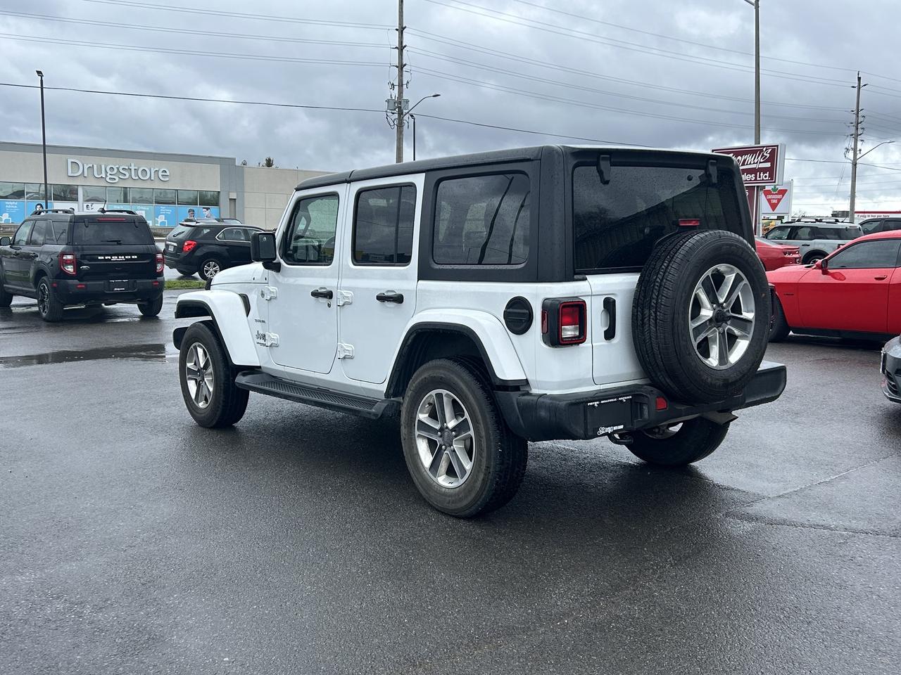 2021 Jeep Wrangler Unlimited Sahara 4x4 CALL NAPANEE 613-354-2100 Photo