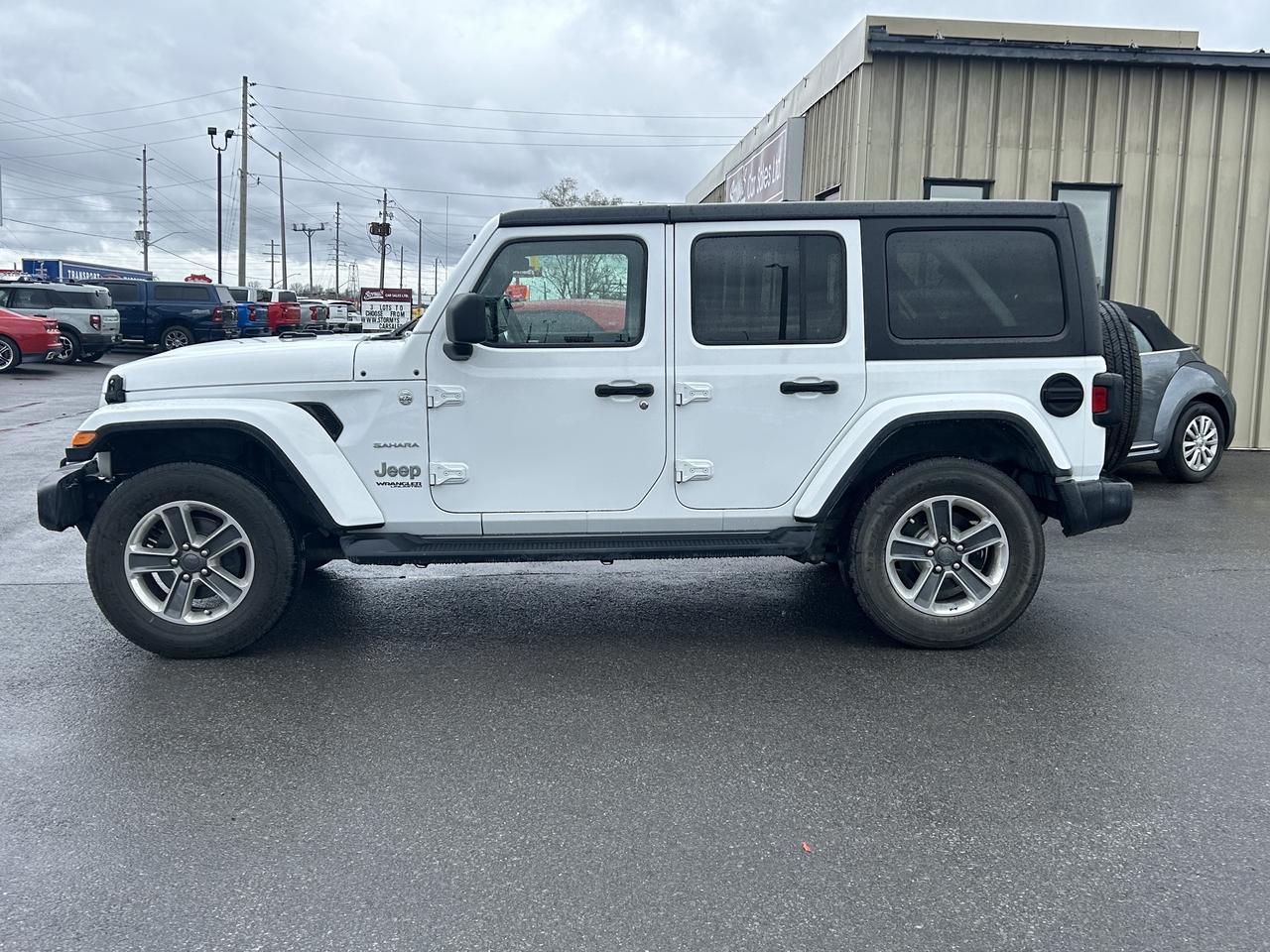 2021 Jeep Wrangler Unlimited Sahara 4x4 CALL NAPANEE 613-354-2100 Photo