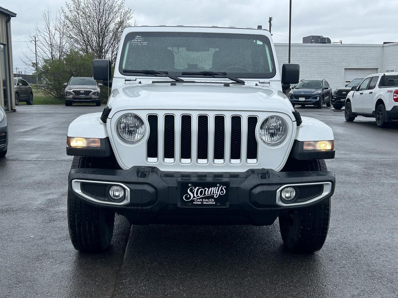 2021 Jeep Wrangler Unlimited Sahara 4x4 CALL NAPANEE 613-354-2100 Photo