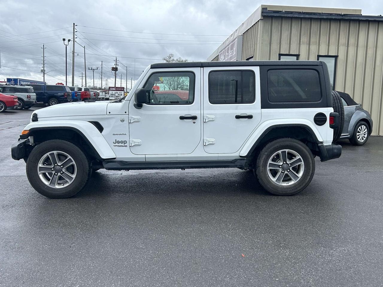 2021 Jeep Wrangler Unlimited Sahara CALL BELLEVILLE 613-961-8848 Photo