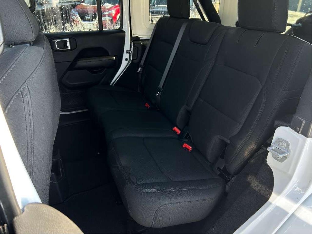 2021 Jeep Wrangler Unlimited Sahara CALL BELLEVILLE 613-961-8848 Photo