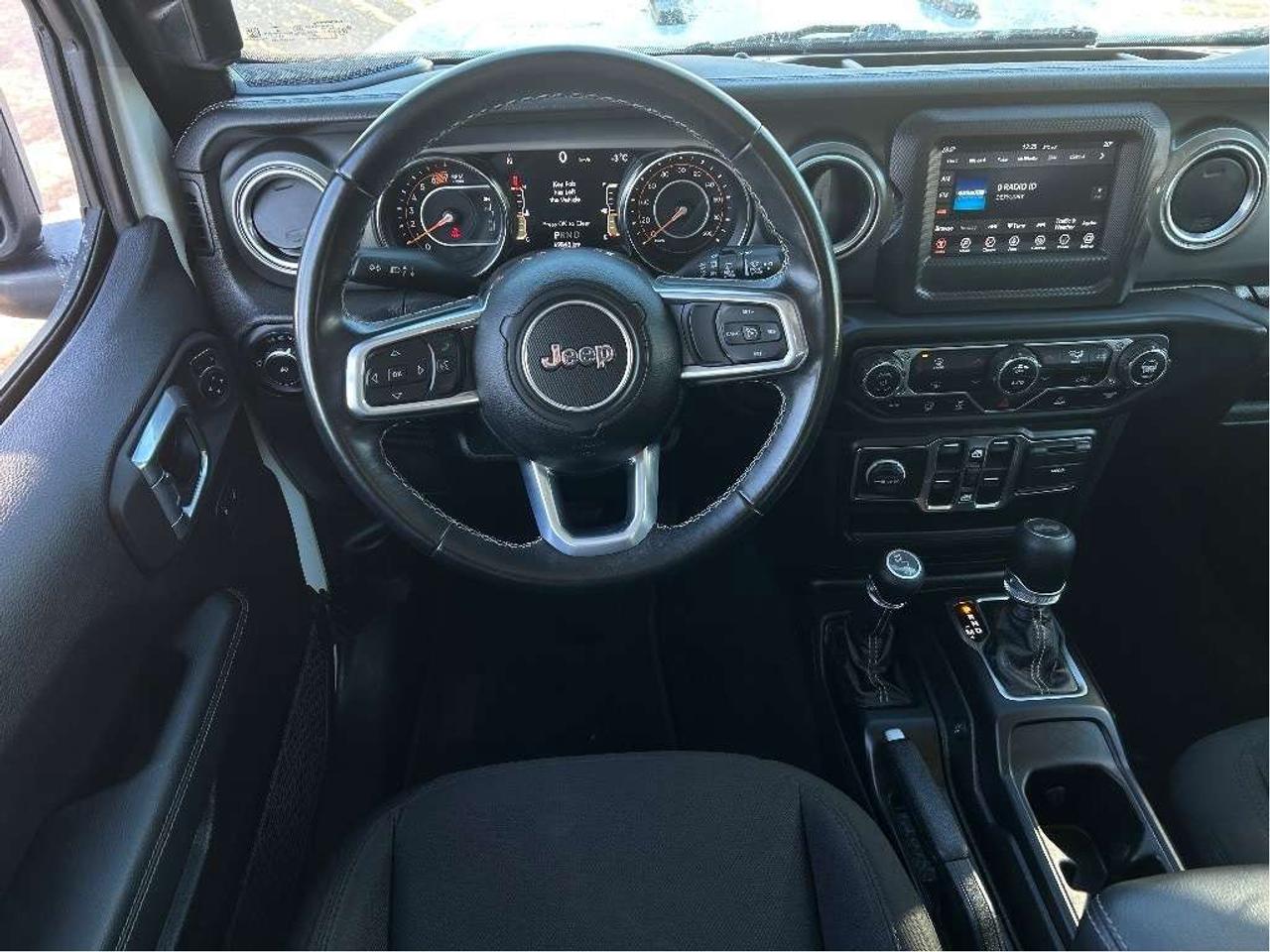 2021 Jeep Wrangler Unlimited Sahara CALL BELLEVILLE 613-961-8848 Photo