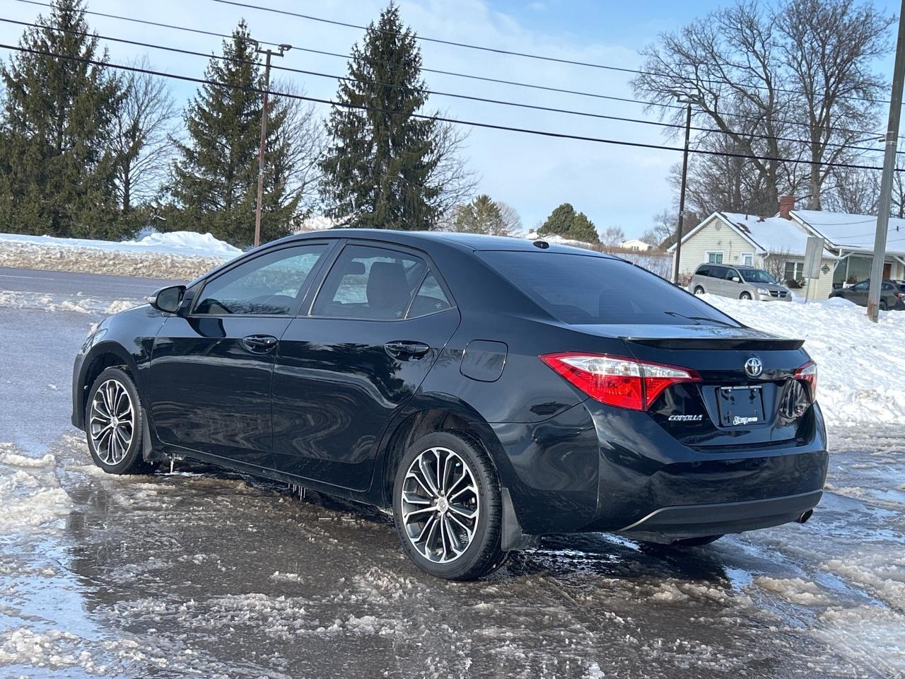 2015 Toyota Corolla S LEATHER/PWR SUNROOF/BACKUP CAM CALL PICTON 160K Photo