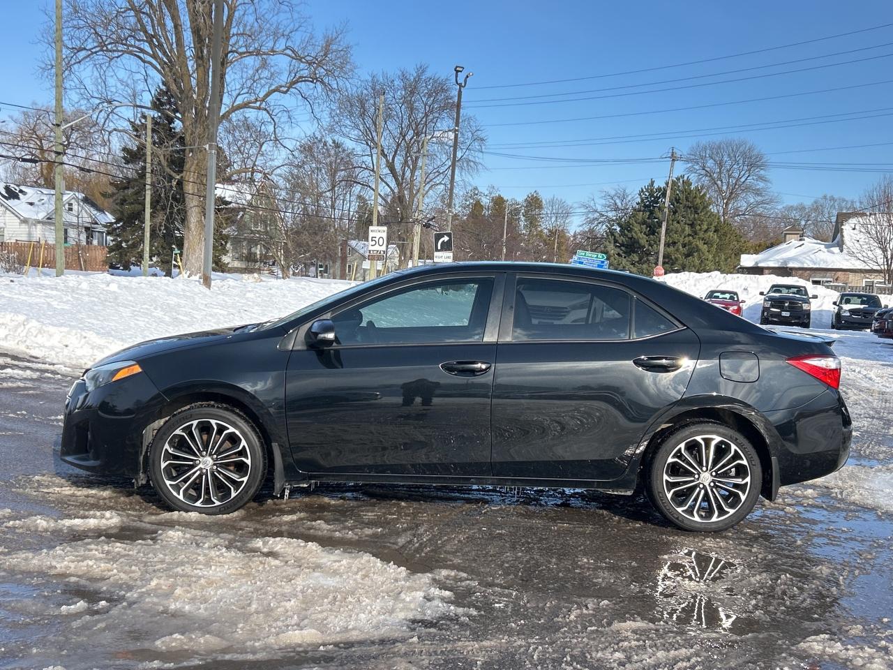 2015 Toyota Corolla S LEATHER/PWR SUNROOF/BACKUP CAM CALL PICTON 160K Photo