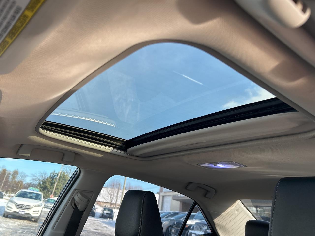 2015 Toyota Corolla S LEATHER/PWR SUNROOF/BACKUP CAM CALL PICTON 160K Photo