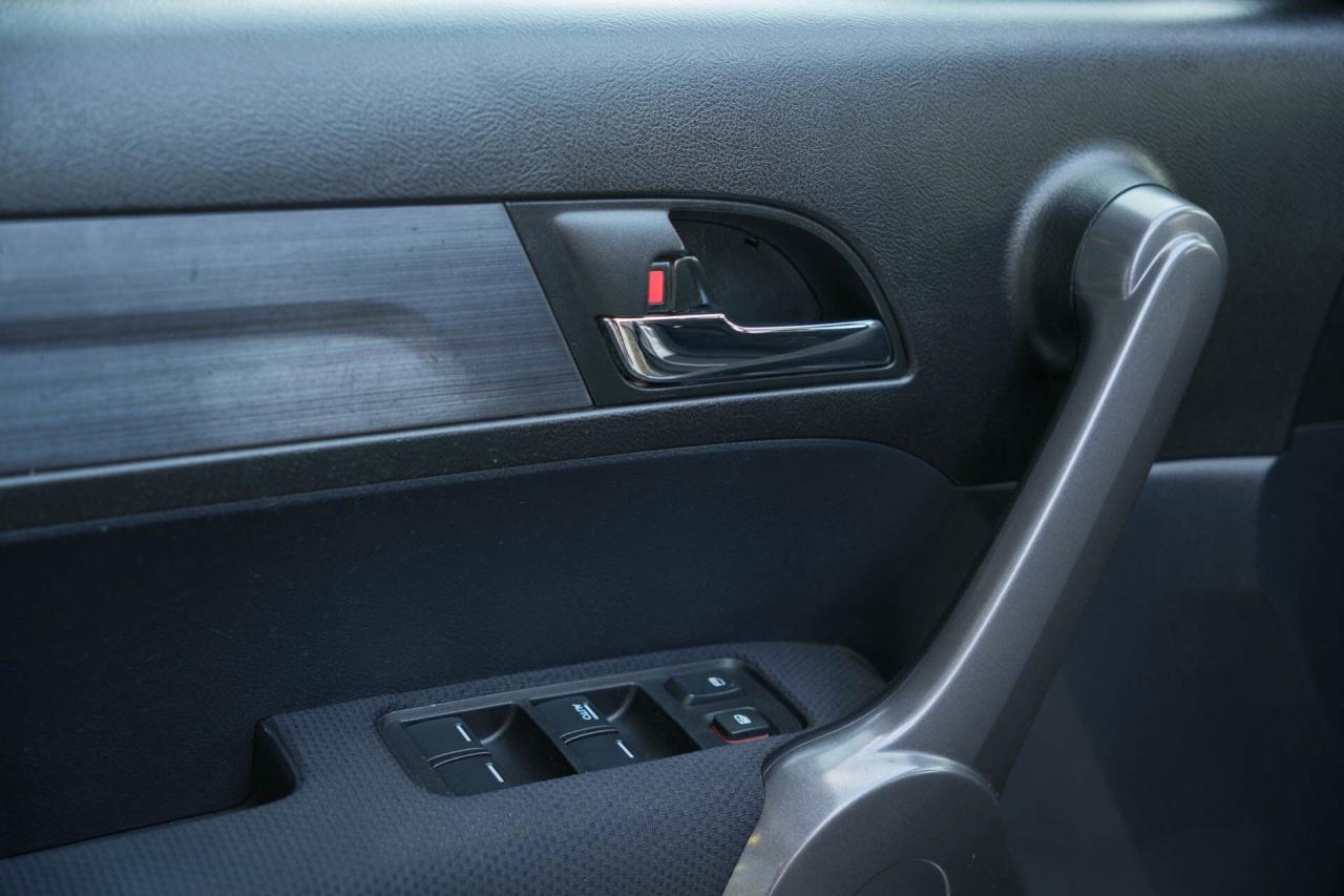 2008 Honda CR-V EX 4WD AT   2 Sets of Wheels Photo