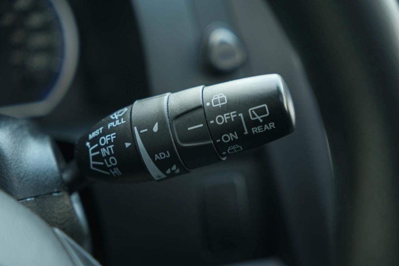 2008 Honda CR-V EX 4WD AT   2 Sets of Wheels Photo