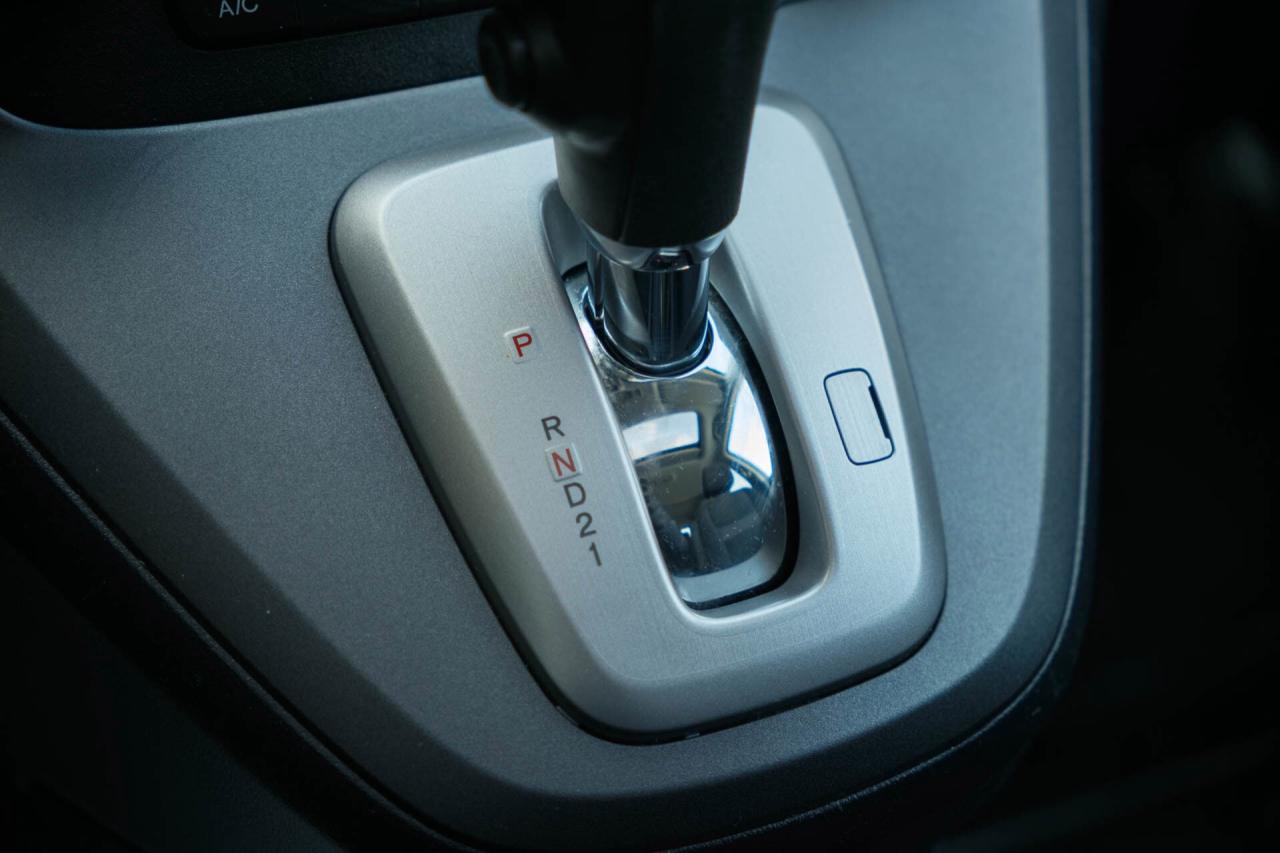 2008 Honda CR-V EX 4WD AT   2 Sets of Wheels Photo