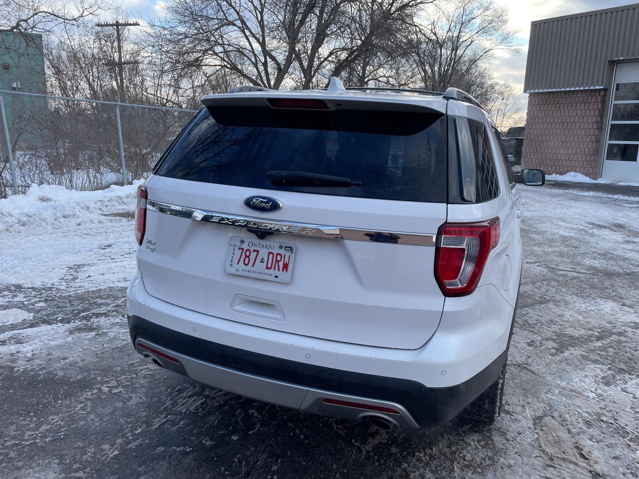 2017 Ford Explorer XLT Photo