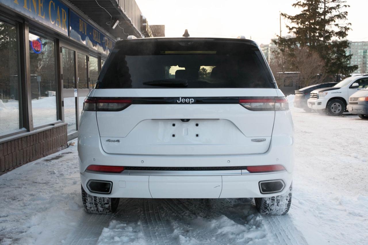 2022 Jeep Grand Cherokee Summit Reserve 4WD Photo4