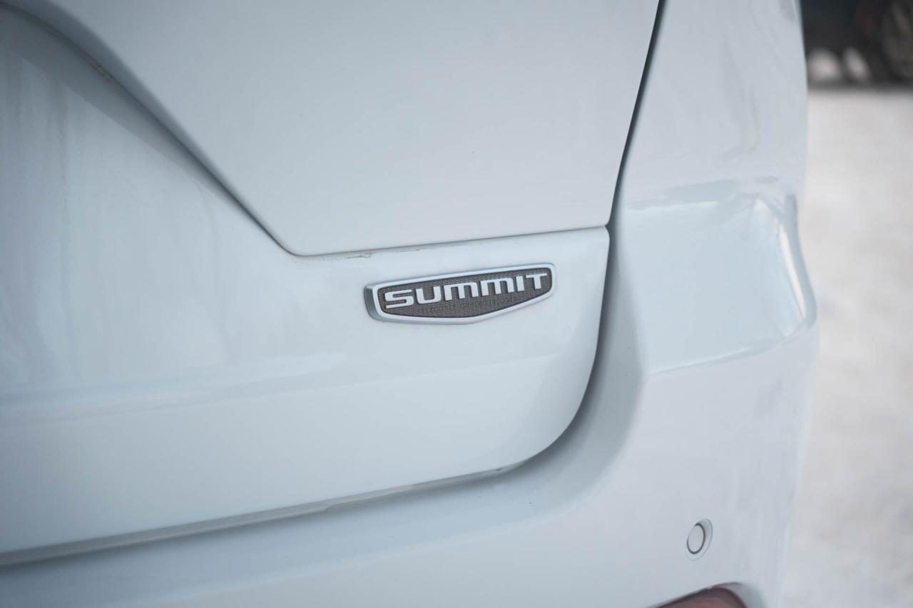 2022 Jeep Grand Cherokee Summit Reserve 4WD Photo