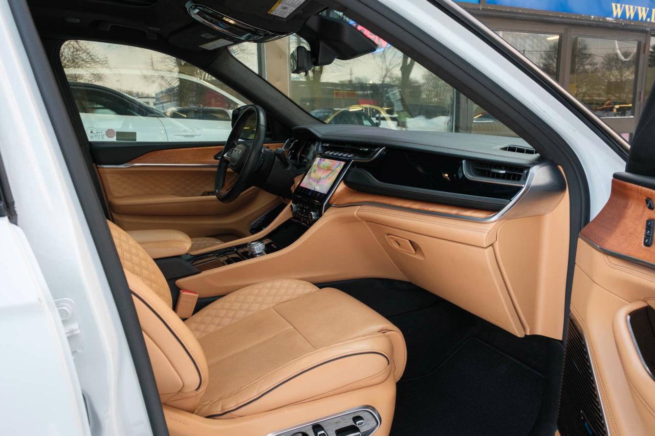 2022 Jeep Grand Cherokee Summit Reserve 4WD Photo