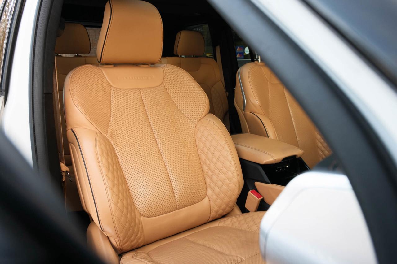 2022 Jeep Grand Cherokee Summit Reserve 4WD Photo