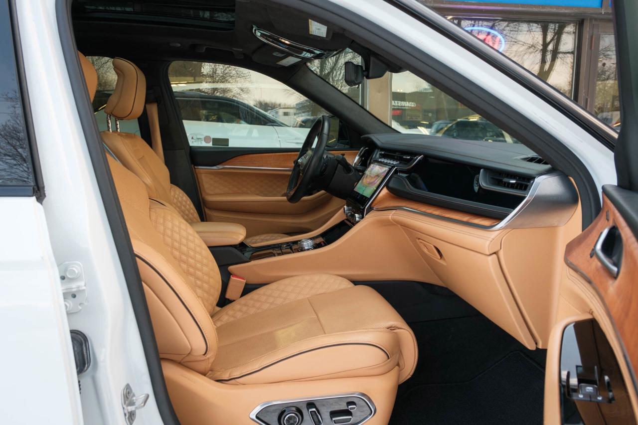 2022 Jeep Grand Cherokee Summit Reserve 4WD Photo