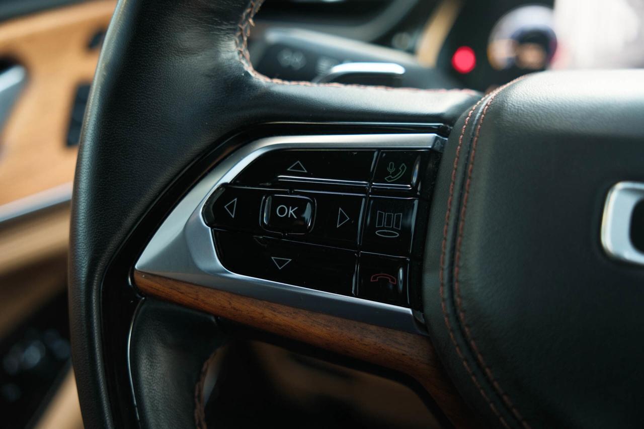 2022 Jeep Grand Cherokee Summit Reserve 4WD Photo