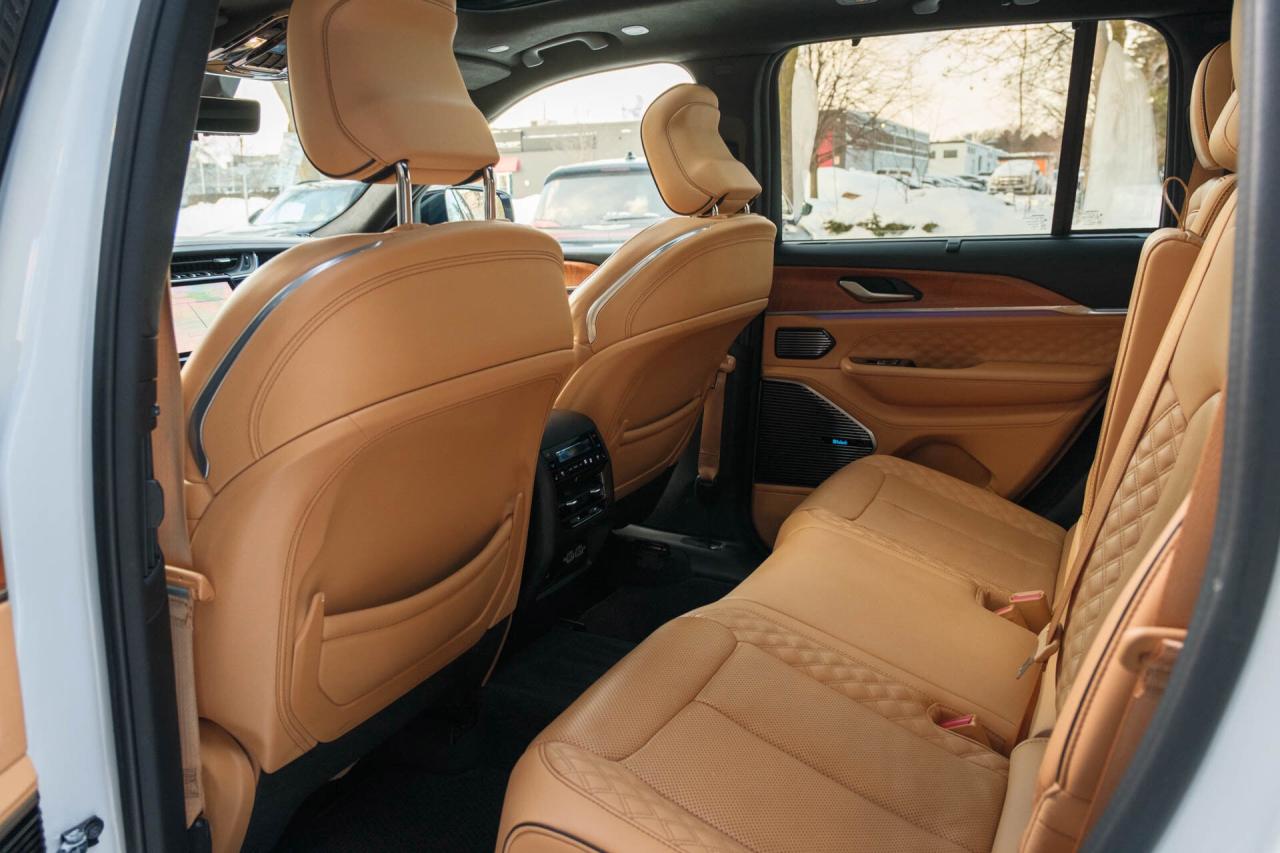 2022 Jeep Grand Cherokee Summit Reserve 4WD Photo