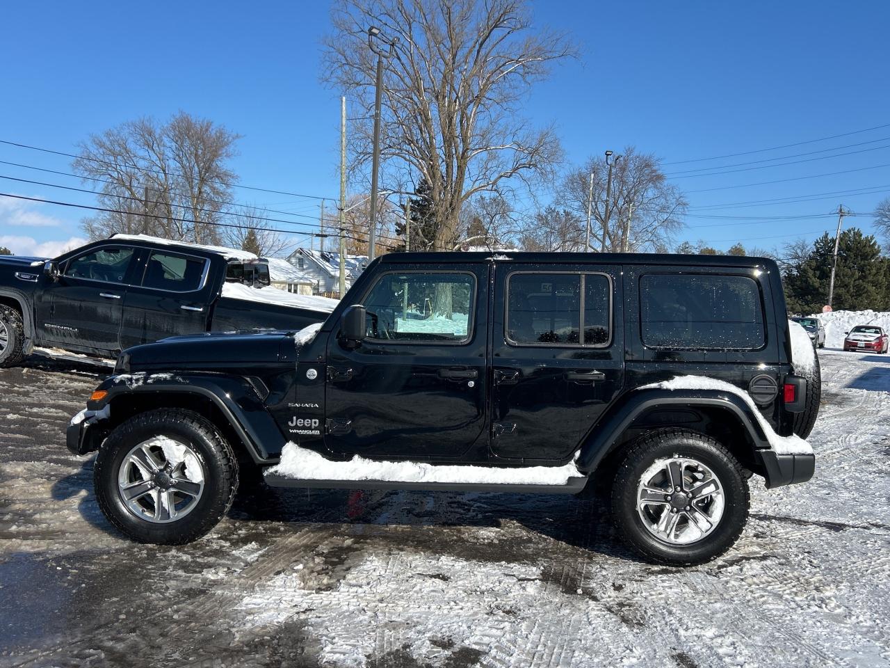 2022 Jeep Wrangler Unlimited Sahara 3.6L/4X4/NAV  CALL PICTON 74K KMS Photo