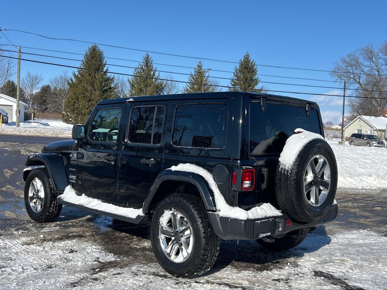 2022 Jeep Wrangler Unlimited Sahara 3.6L/4X4/NAV  CALL PICTON 74K KMS Photo2