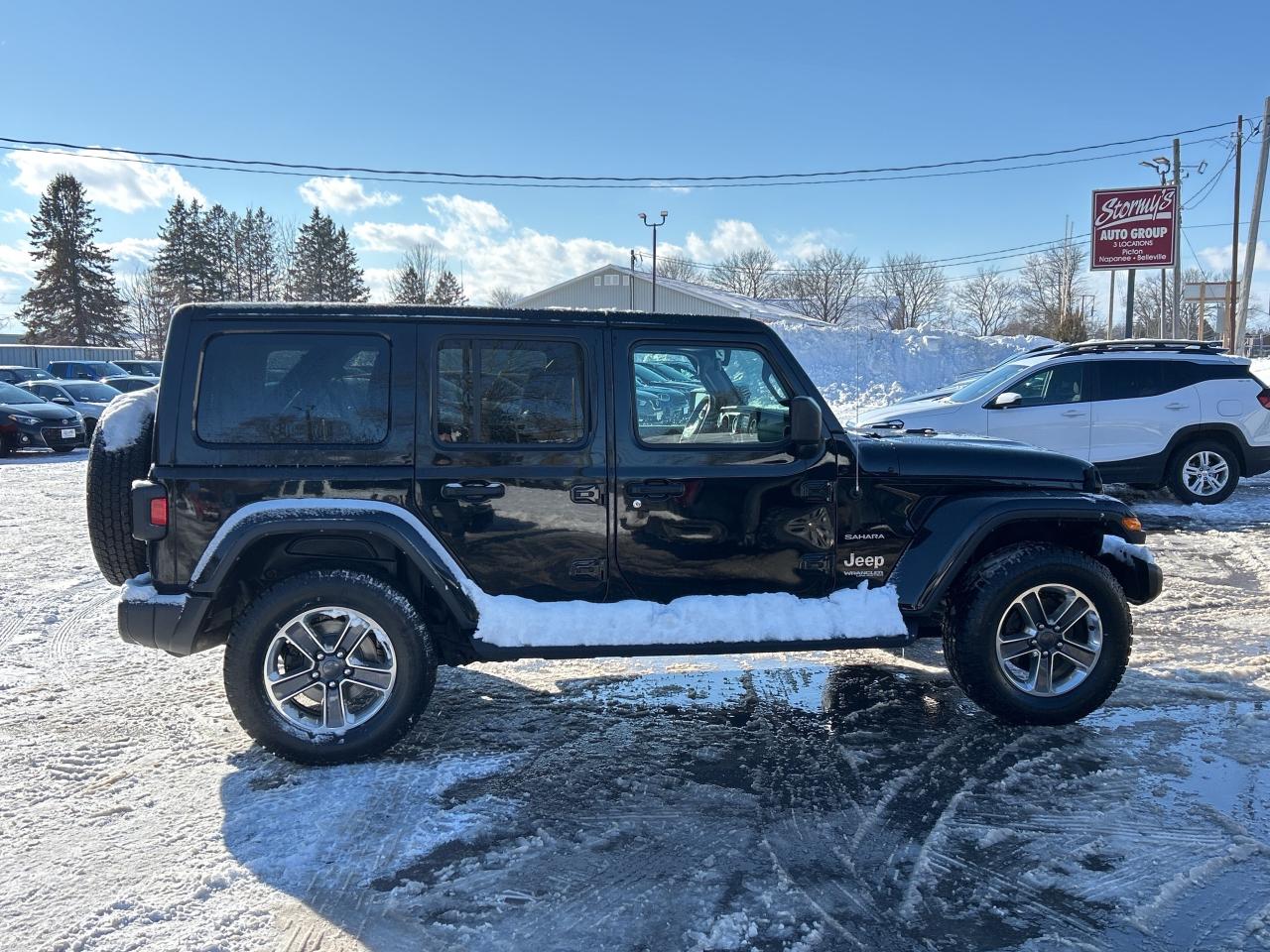 2022 Jeep Wrangler Unlimited Sahara 3.6L/4X4/NAV  CALL PICTON 74K KMS Photo
