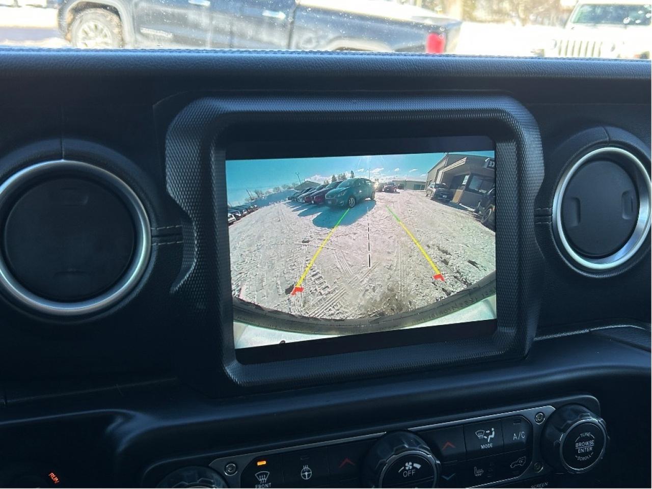 2022 Jeep Wrangler Unlimited Sahara 3.6L/4X4/NAV  CALL PICTON 74K KMS Photo