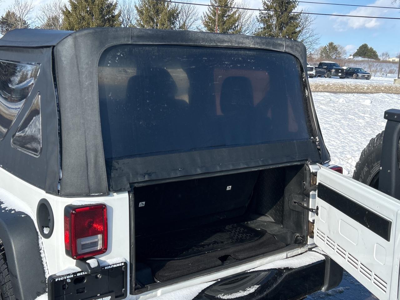 2017 Jeep Wrangler Willys Wheeler   CALL PICTON 115K KM'S Photo