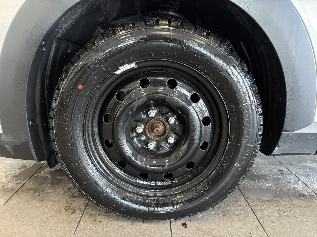 2022 Mazda CX-3 GS   2 SETS OF TIRES/RIMS   CLEAN CARFAX   SUNROOF Photo