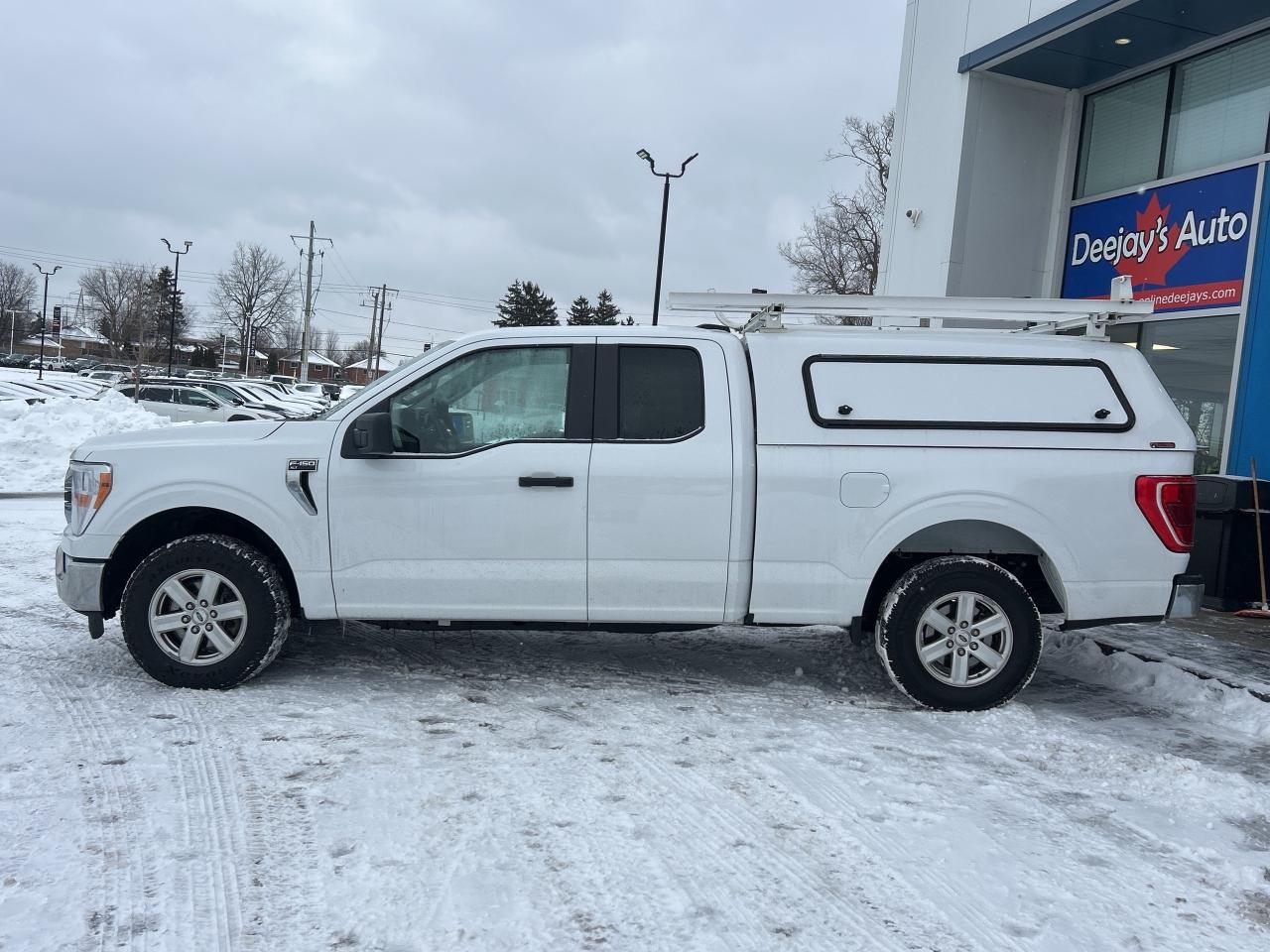 2022 Ford F-150 XLT SuperCab 6.5' Box   Hard Cap   Clean Carfax Photo4