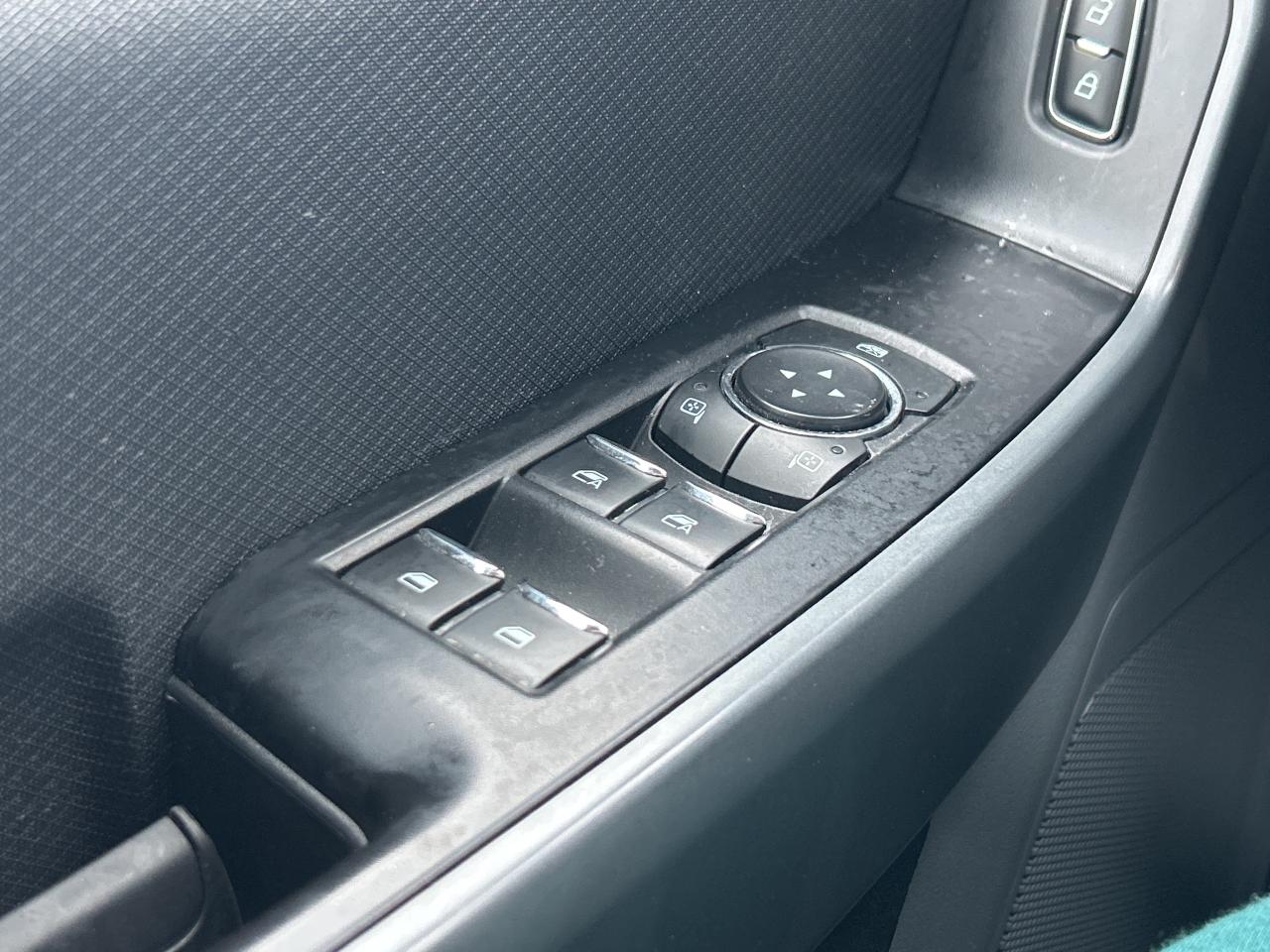 2022 Ford F-150 XLT SuperCab 6.5' Box   Hard Cap   Clean Carfax Photo