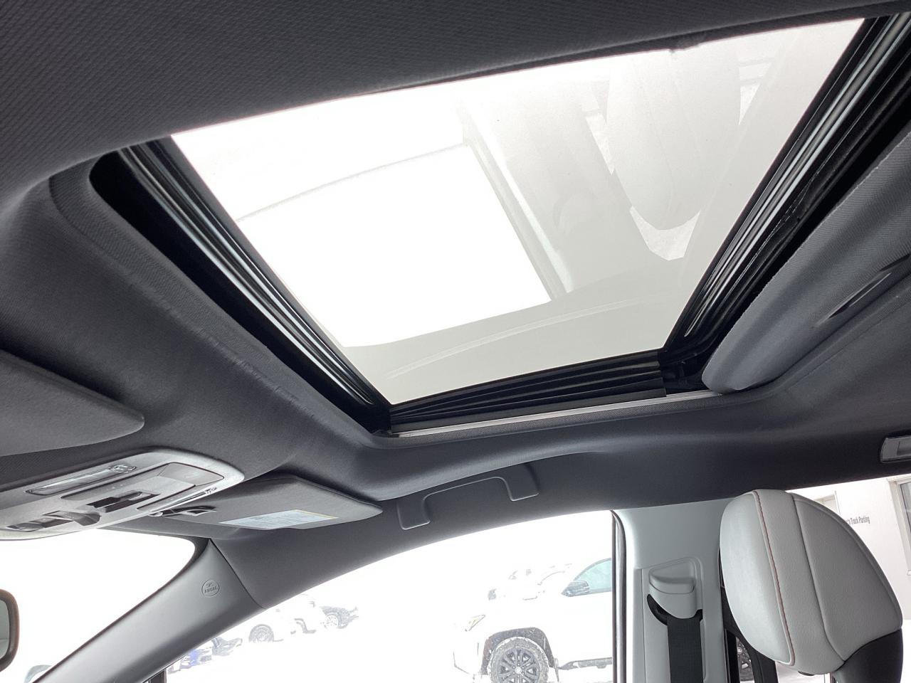 2023 Toyota Sienna XSE 7-Passenger FWD Photo