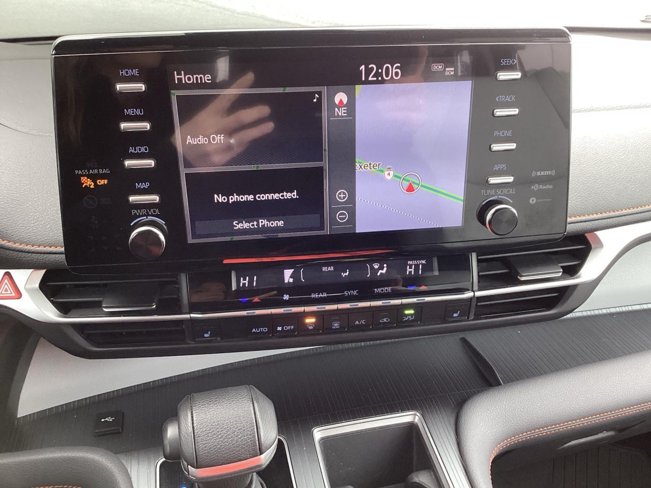 2023 Toyota Sienna XSE 7-Passenger FWD Photo