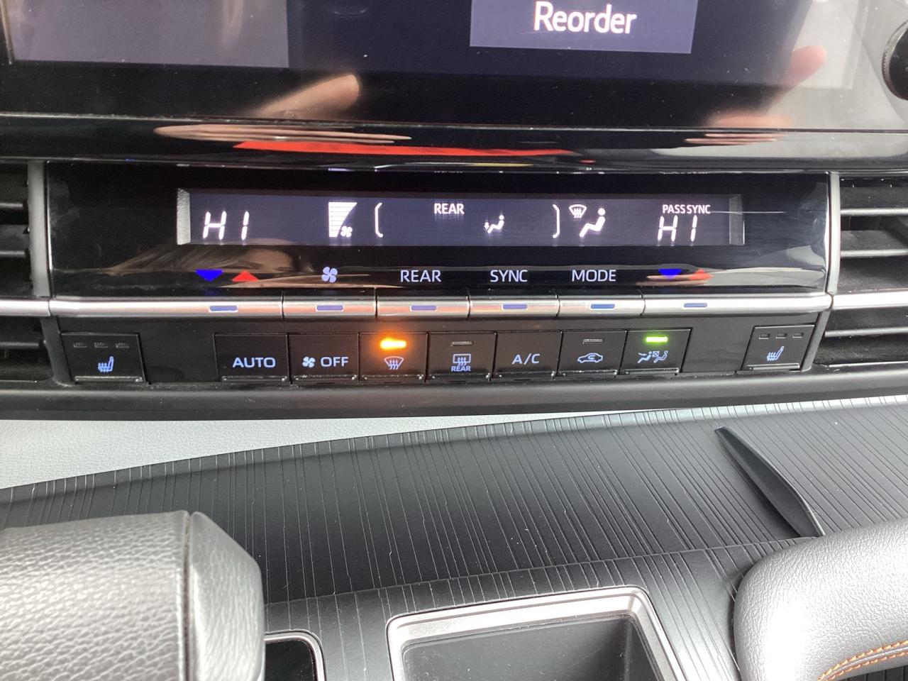 2023 Toyota Sienna XSE 7-Passenger FWD Photo