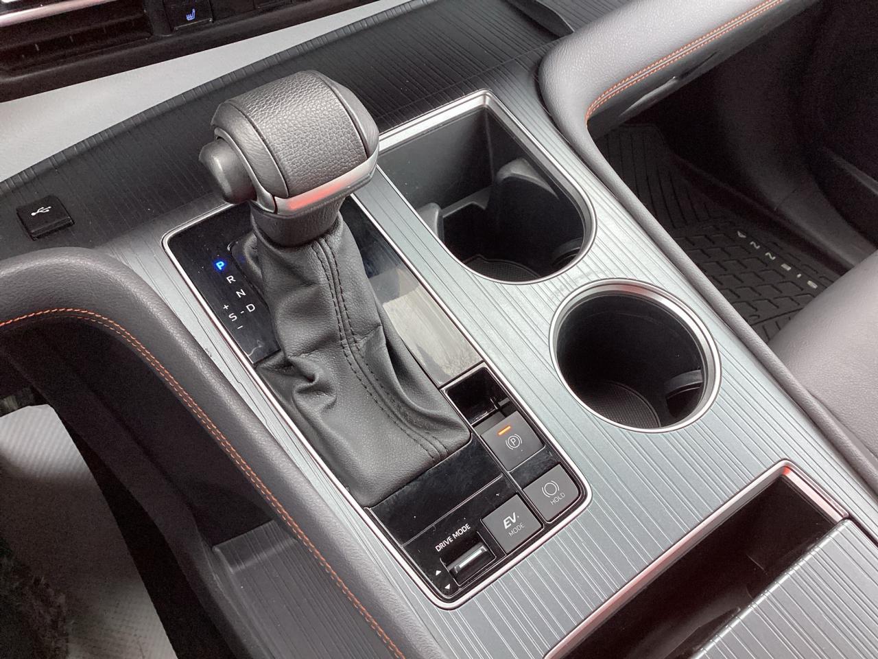 2023 Toyota Sienna XSE 7-Passenger FWD Photo