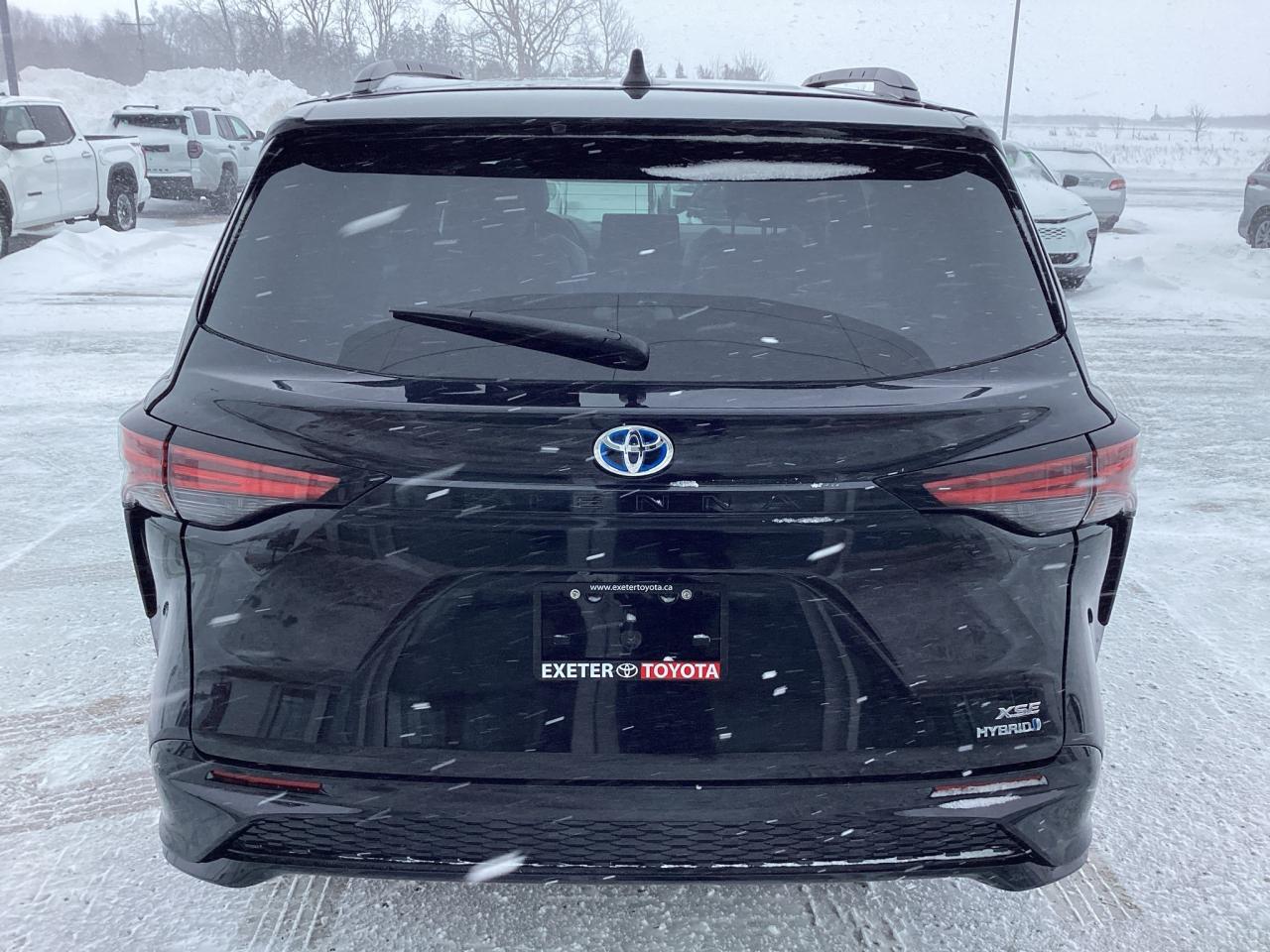 2023 Toyota Sienna XSE 7-Passenger FWD Photo