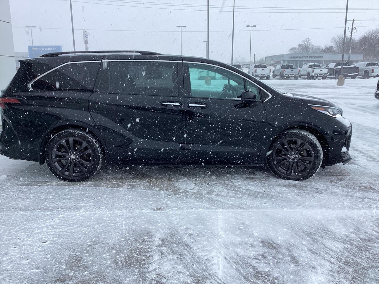 2023 Toyota Sienna XSE 7-Passenger FWD Photo