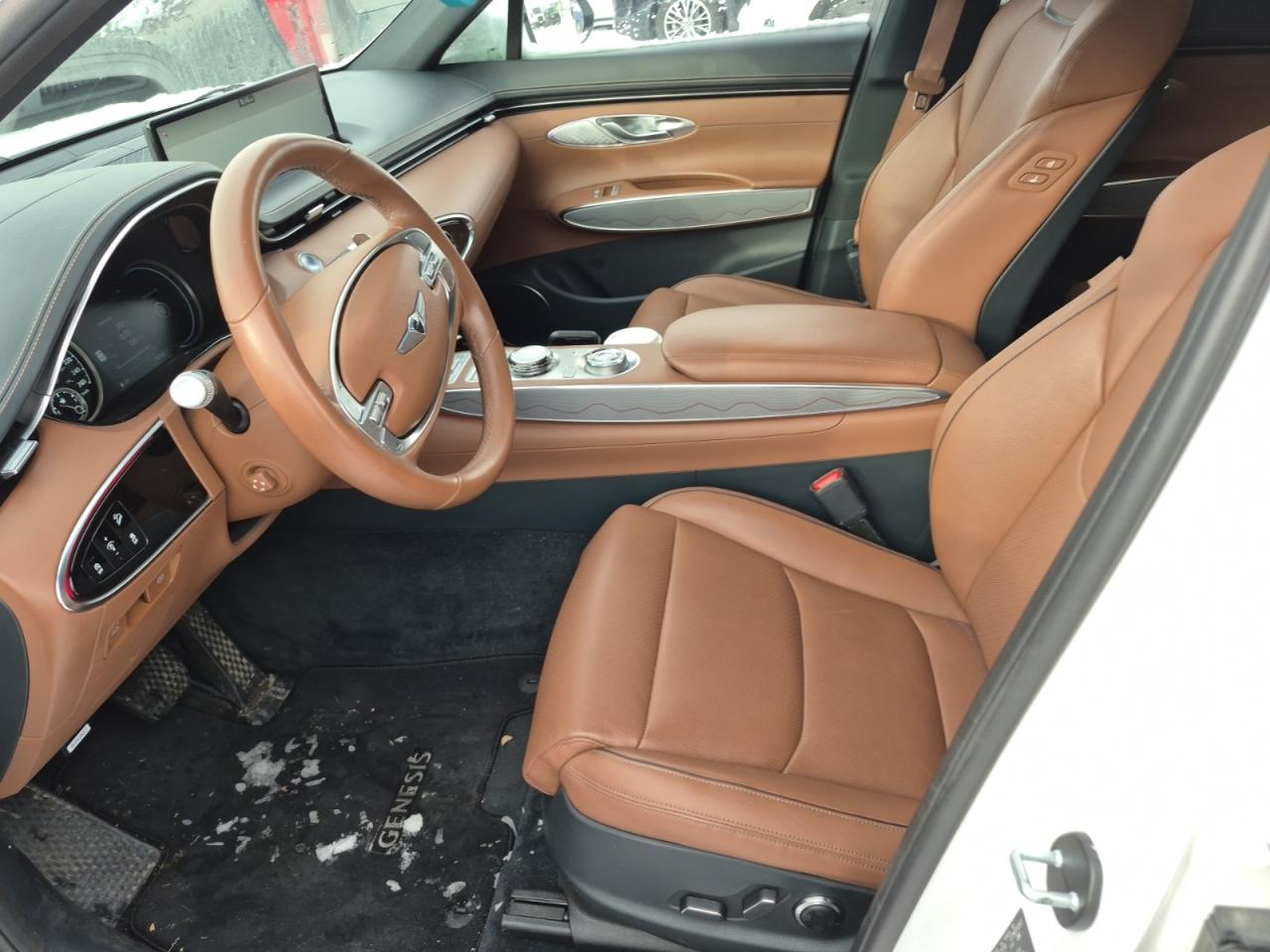 2023 Genesis GV70 2.5T ADVANCED - LTHR! NAV! BACK-UP CAM! BSM! PANO Photo