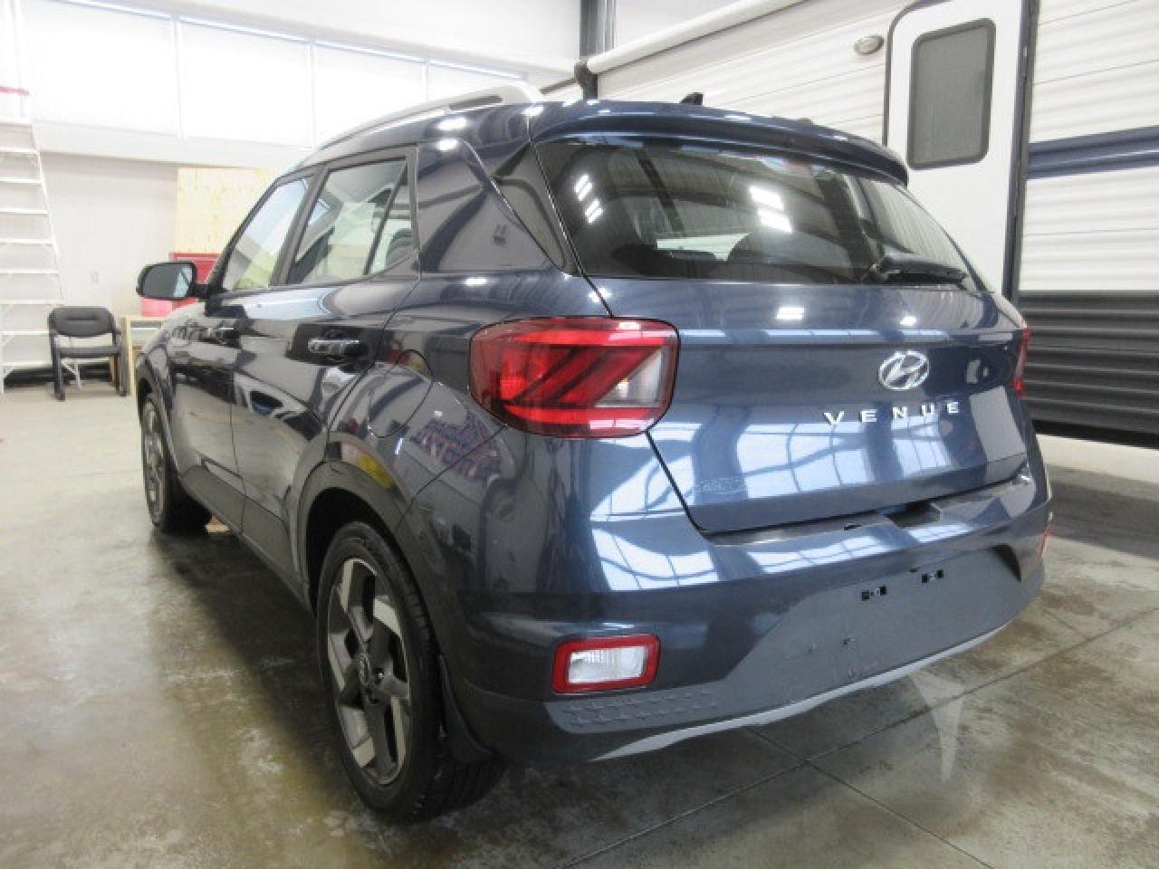 2021 Hyundai Venue ULTIMATE, NAV, ROOF, AUTOSTART, 143K! Photo4