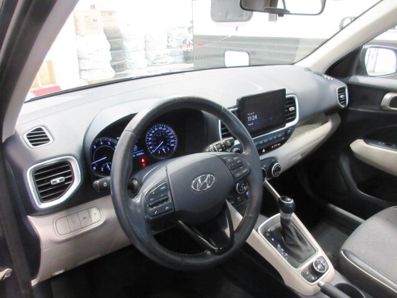 2021 Hyundai Venue ULTIMATE, NAV, ROOF, AUTOSTART, 143K! Photo