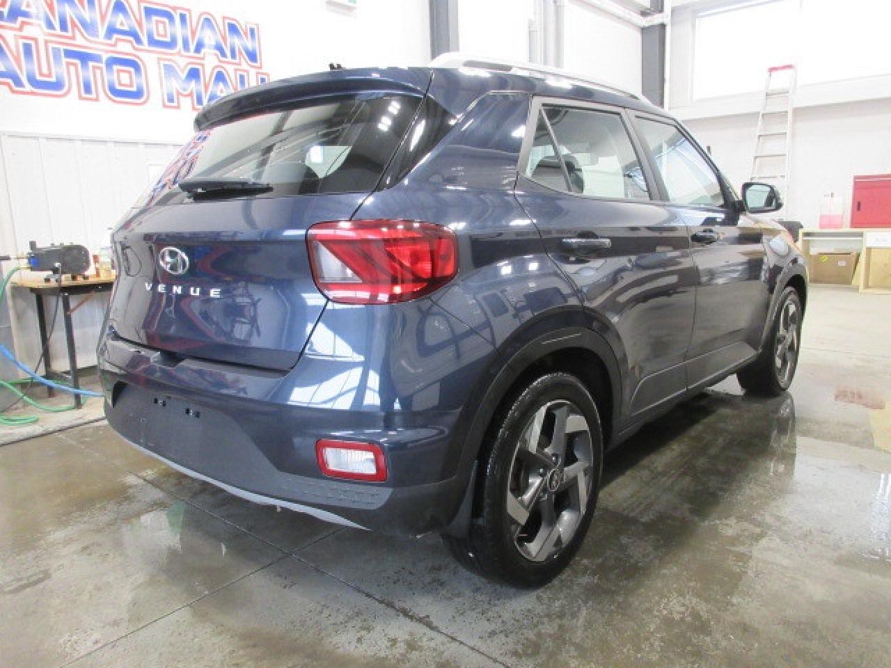 2021 Hyundai Venue ULTIMATE, NAV, ROOF, AUTOSTART, 143K! Photo