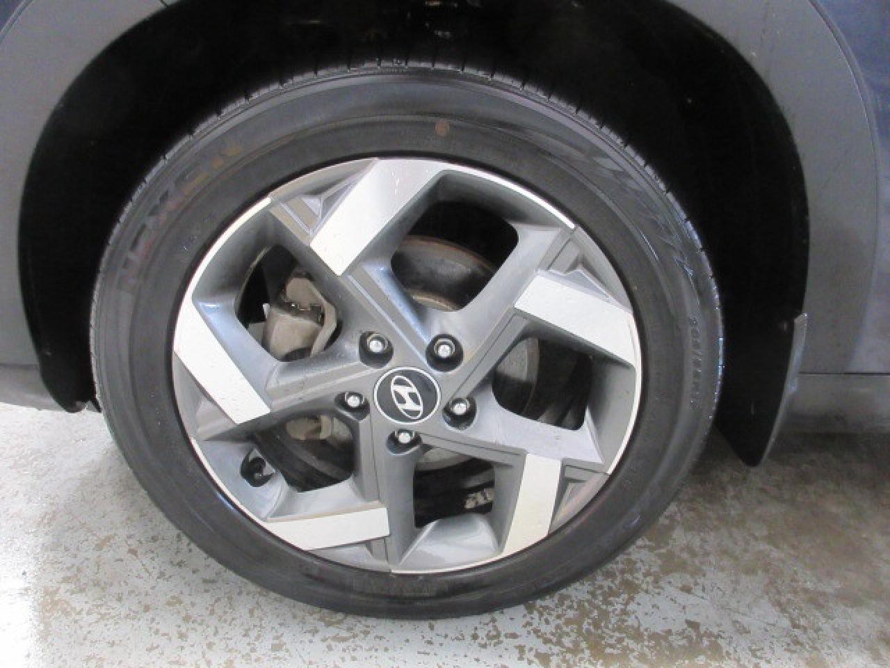 2021 Hyundai Venue ULTIMATE, NAV, ROOF, AUTOSTART, 143K! Photo