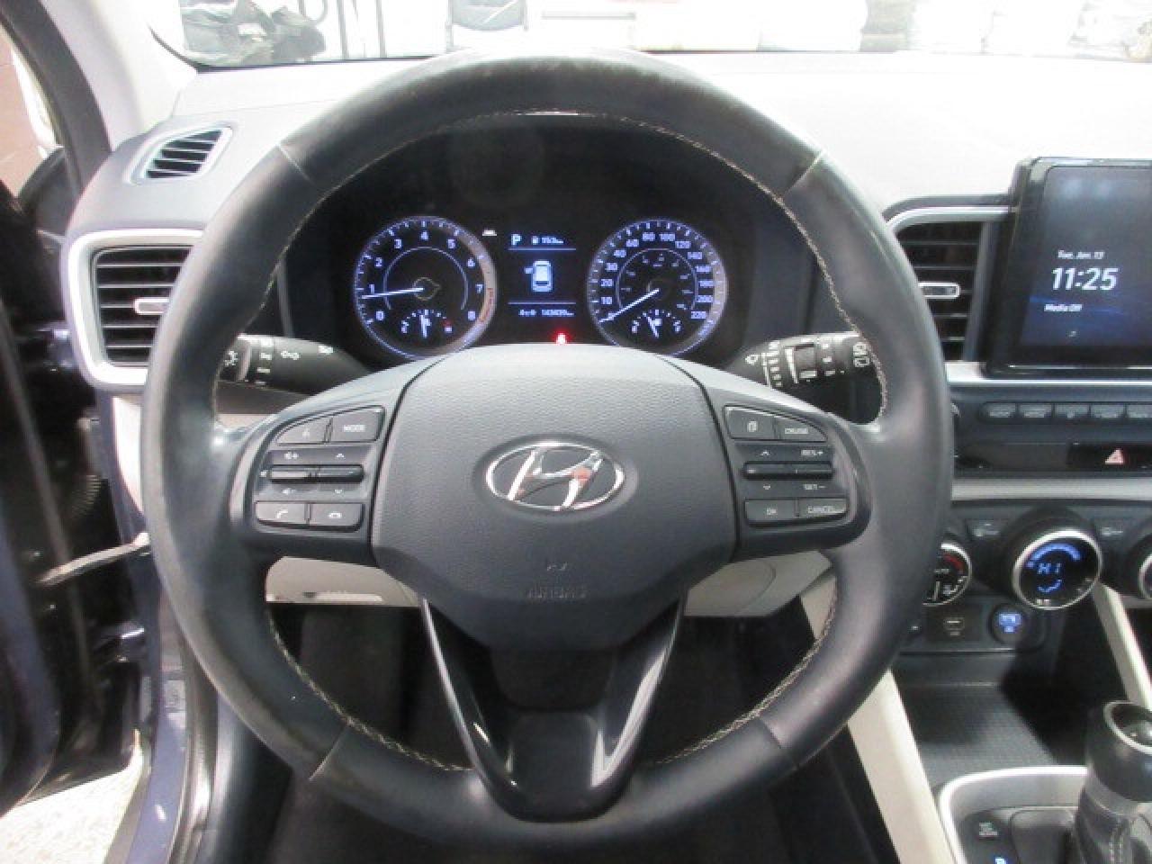 2021 Hyundai Venue ULTIMATE, NAV, ROOF, AUTOSTART, 143K! Photo